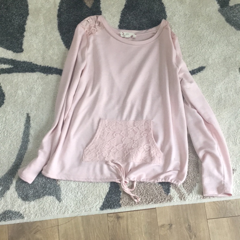 Cute pink top with lace detail